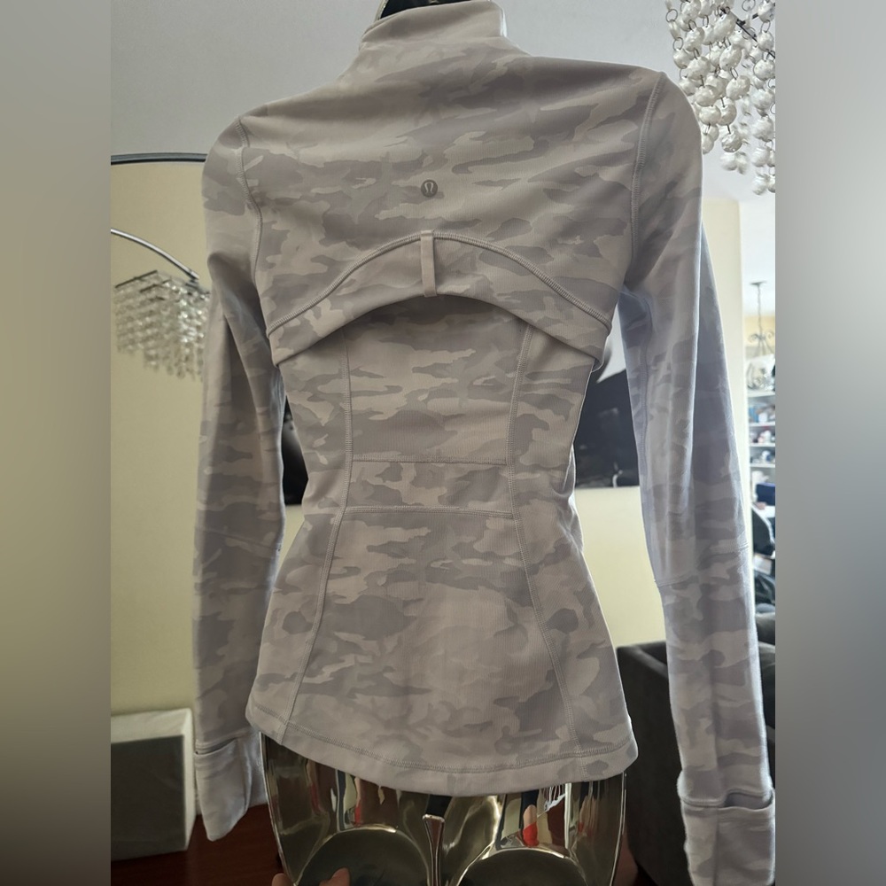 Women's lululemon Camouflage Zip-Up Jacket - Picture 4 of 10
